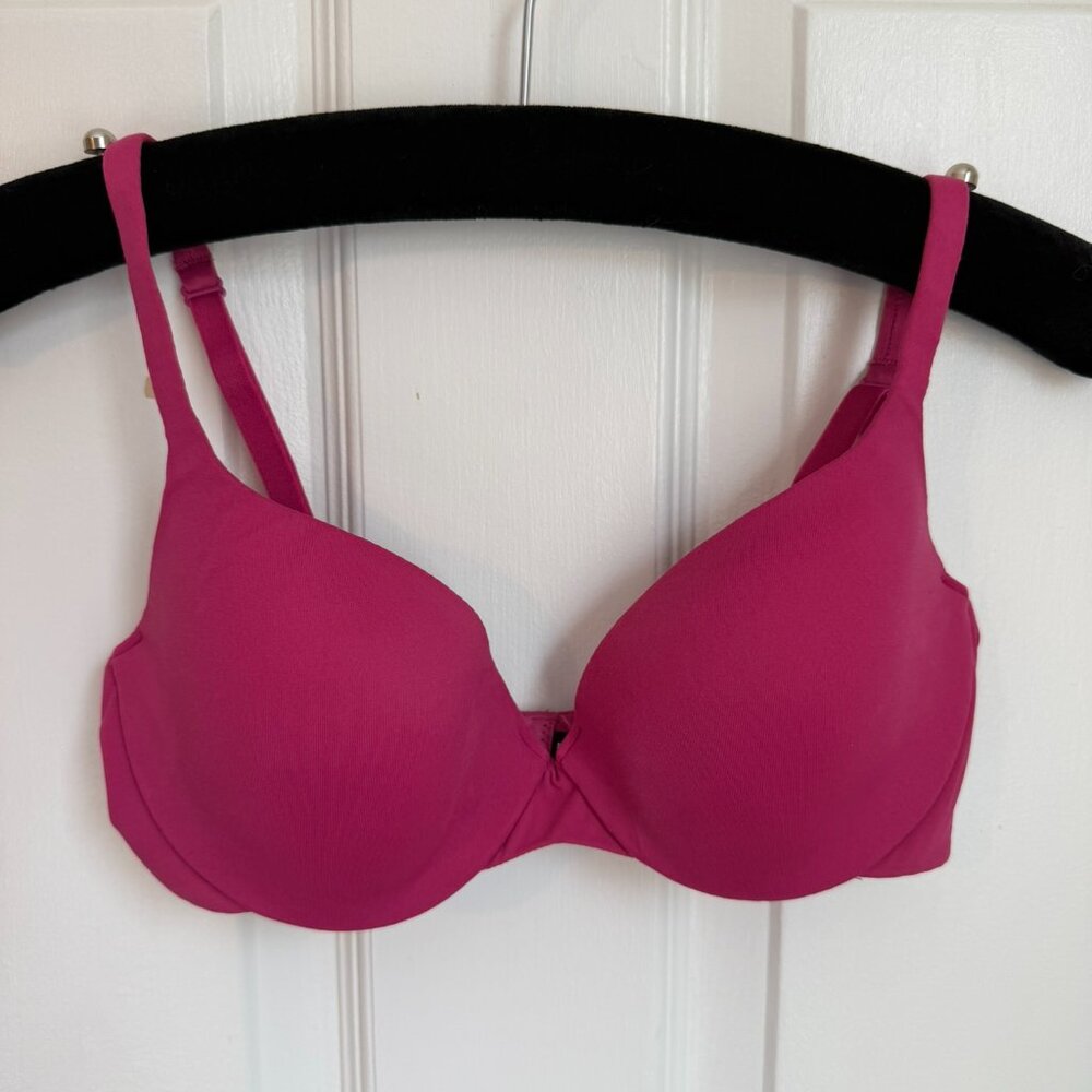 Victoria's Secret 32C Body by Victoria IPEX Smooth Semi Demi Bra Pink